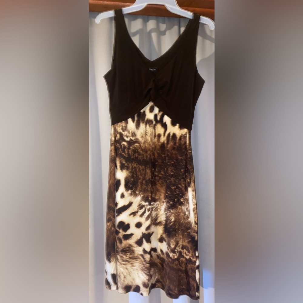 Nicole•max, cheetah print skirt, black v-neck top